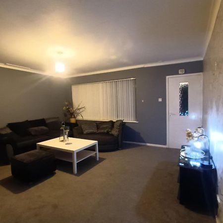 2 Bed Apartment Whitefield Buitenkant foto